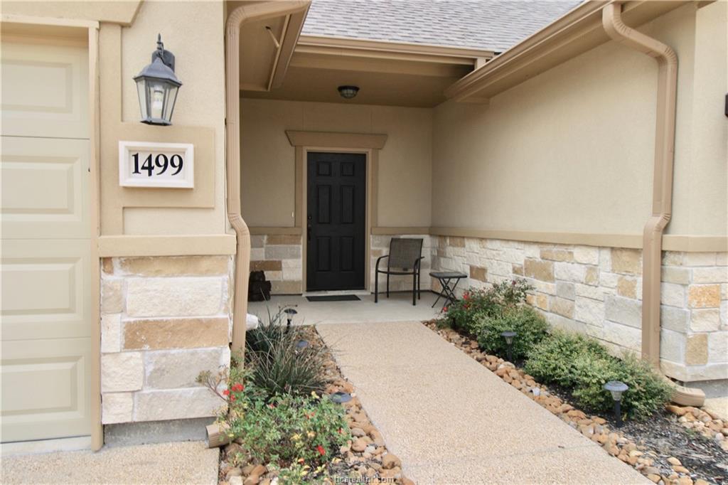 1499 Buena Vista - Photo 1