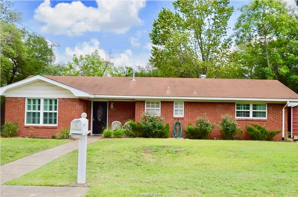 1204 Goode Drive - Photo 1