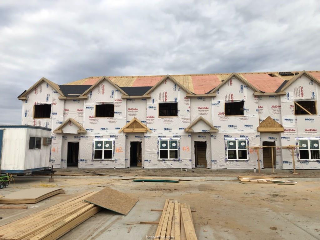 1451 Associates Avenue - Photo 1
