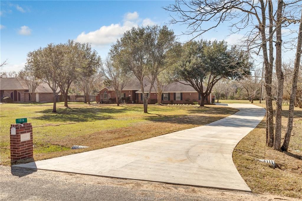 1516 Fontaine Drive - Photo 1