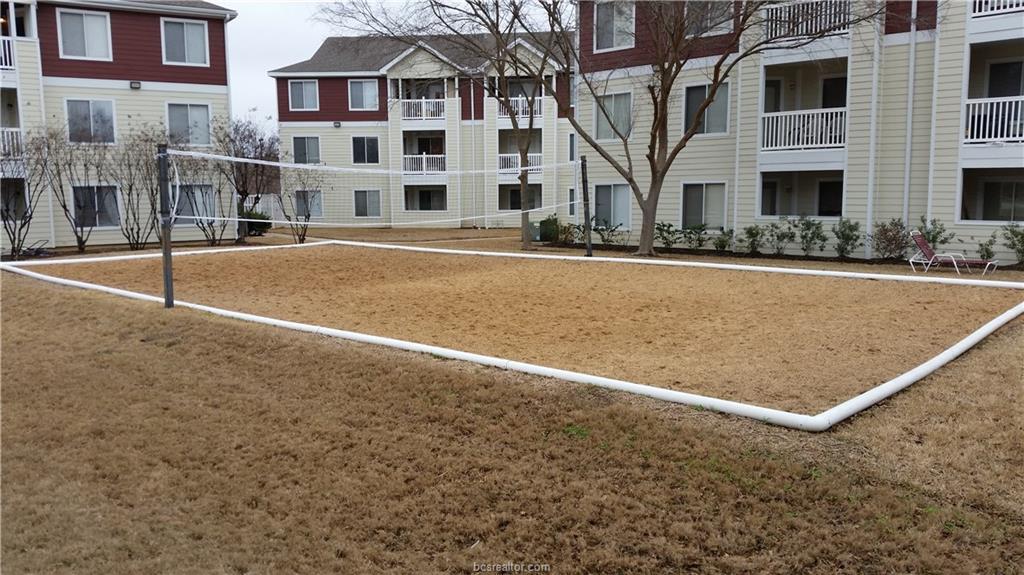 527 Southwest Parkway - Photo 1