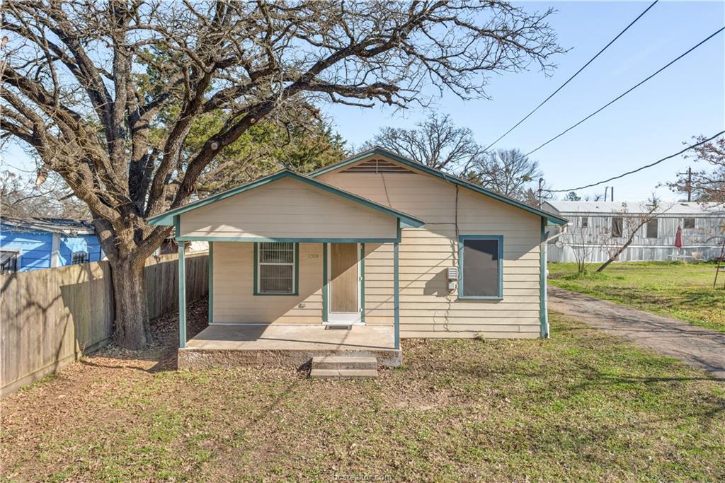 1504 Vincent Street - Photo 1