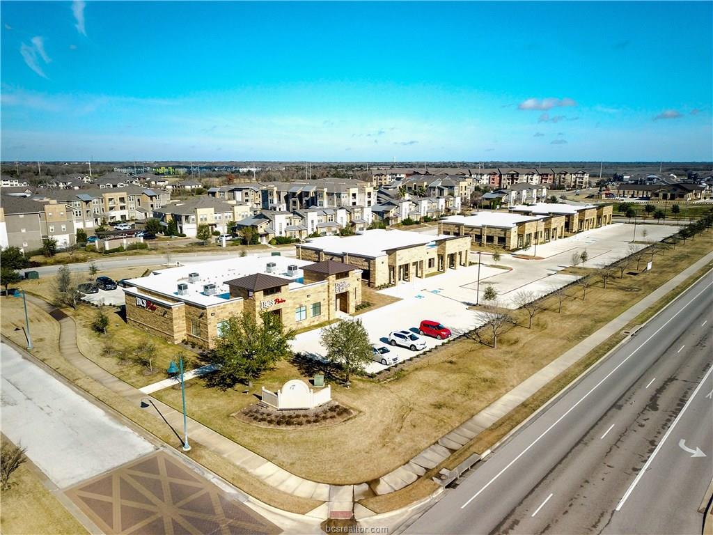 3351 University Drive - Photo 1
