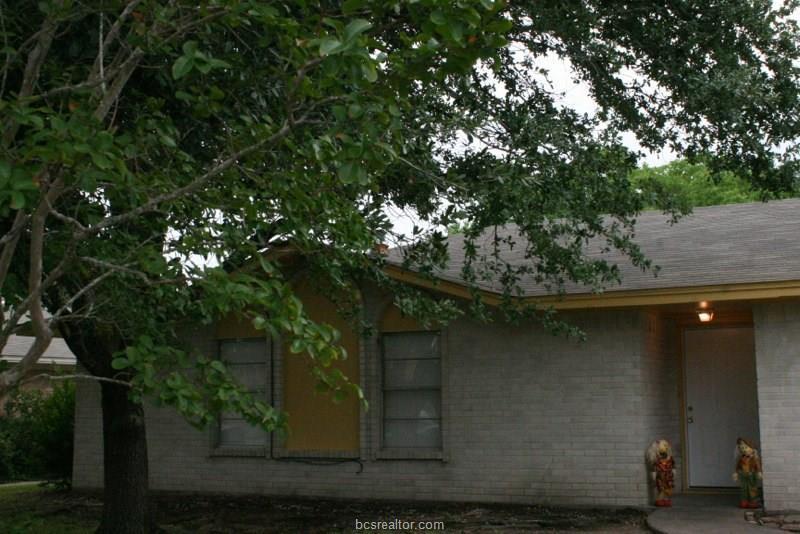 1808 Laura Lane - Photo 1
