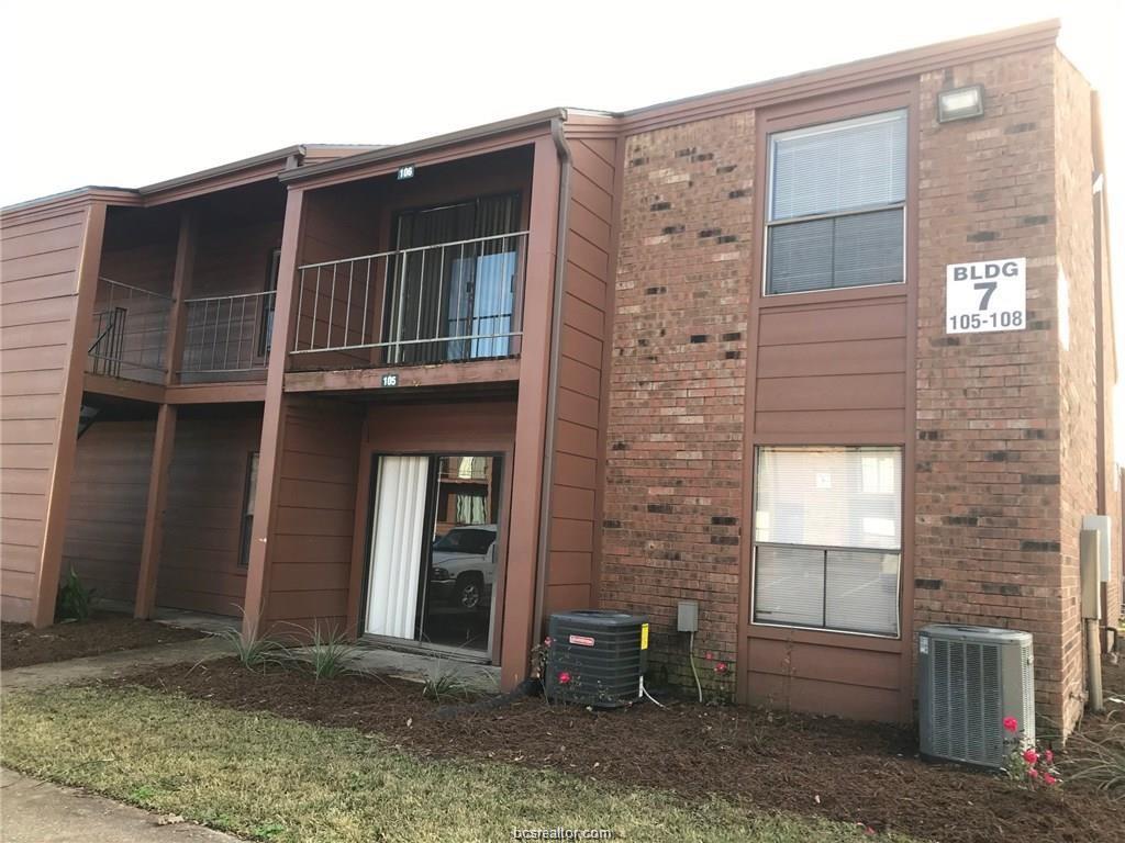 904 University Oaks - Photo 1