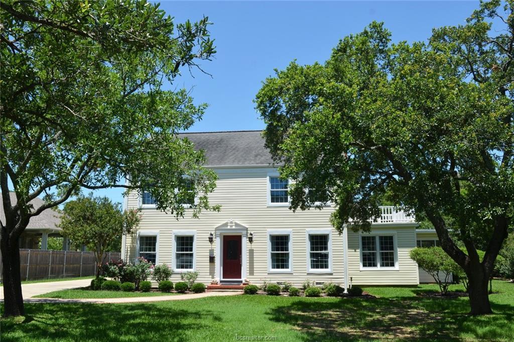 201 Lee - Photo 1