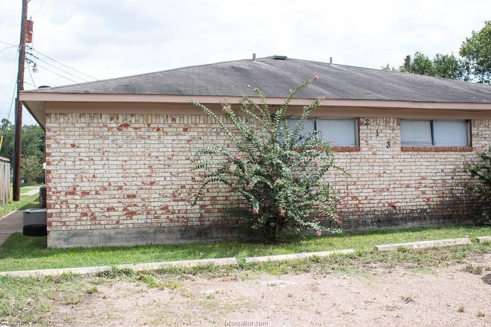 206 Lynn Drive - Photo 1