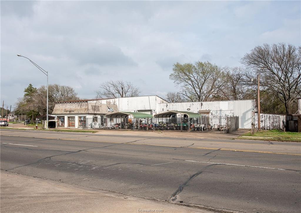 801 Texas Avenue - Photo 1