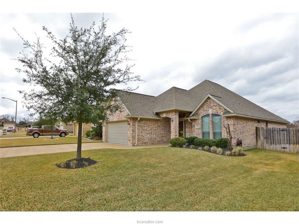 104 Roucourt Loop - Photo 1