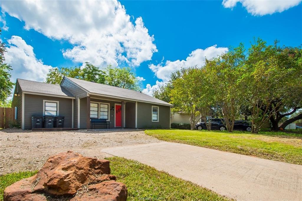 102 Moss Street - Photo 1