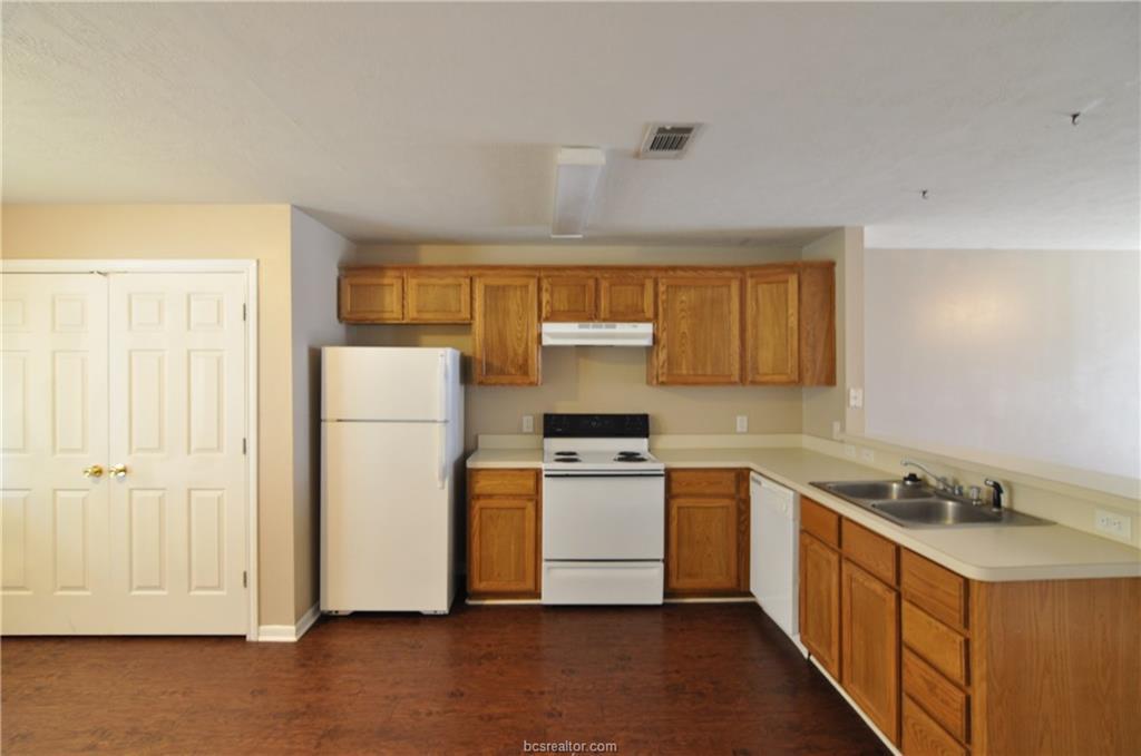 1513 Hollowhill - Photo 1