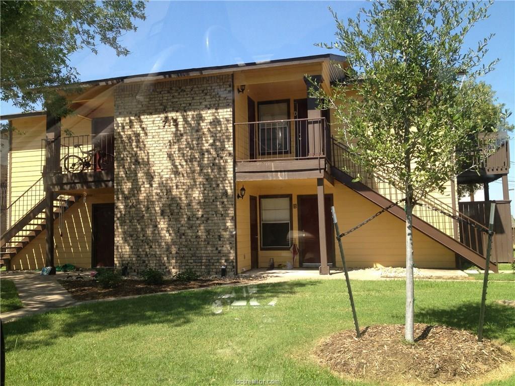 715 Wellesley - Photo 1