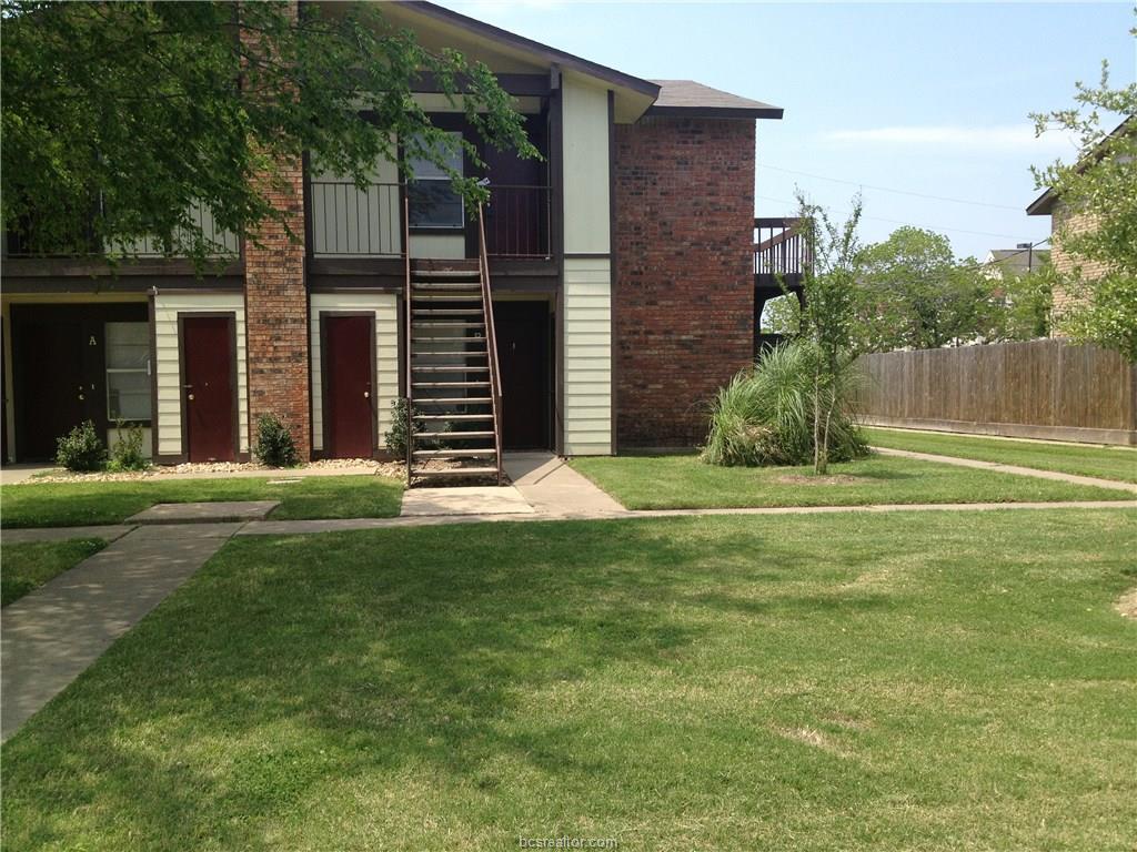 717 Wellesley Court - Photo 1