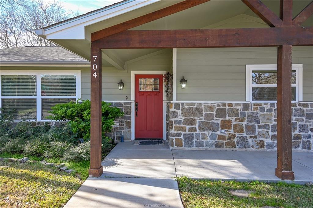 704 Highlands Street - Photo 1