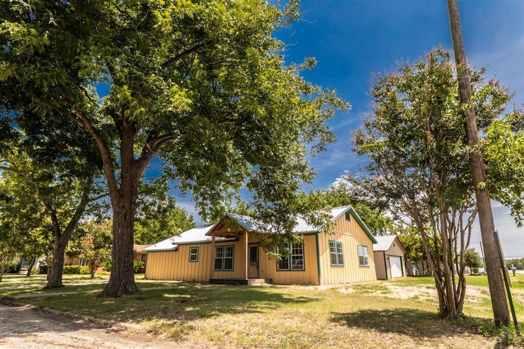 805 Fawn Street - Photo 1