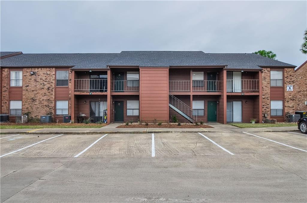 904 University Oaks - Photo 1