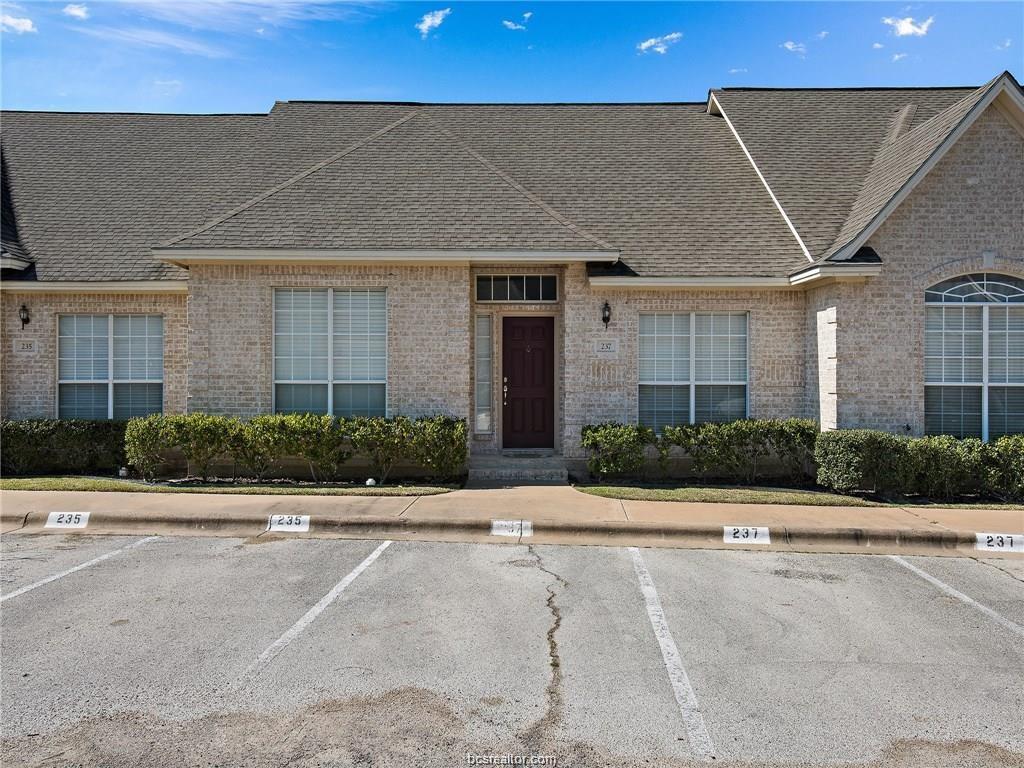 251 Navarro Drive - Photo 1