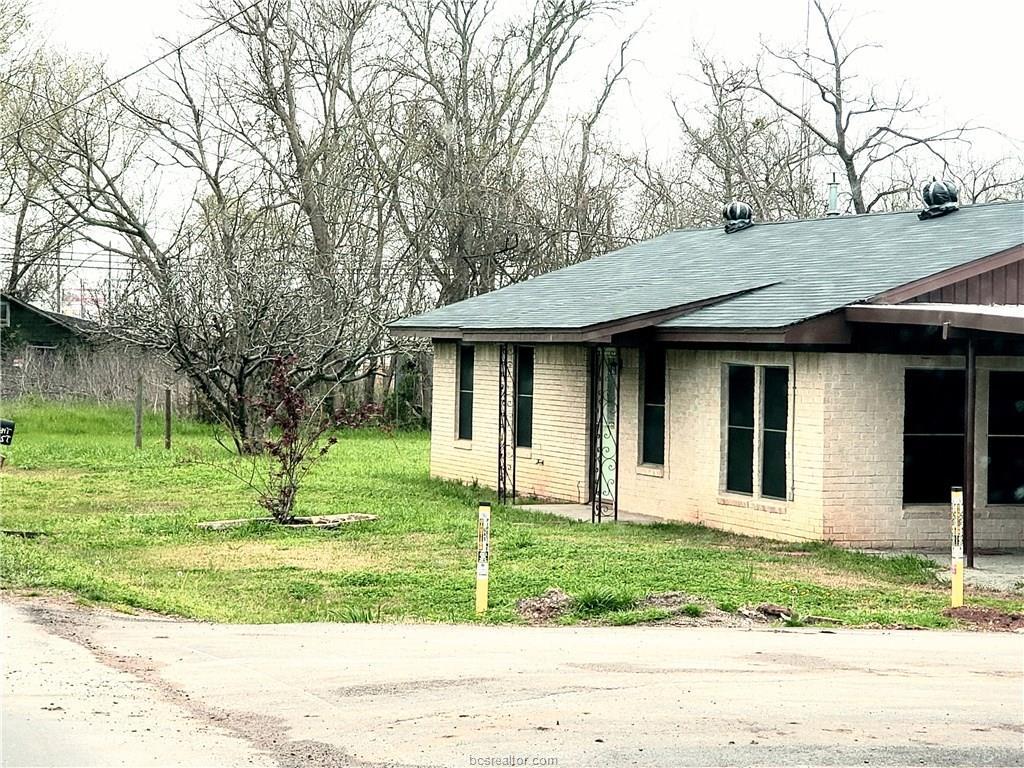 204 Grant Street - Photo 1