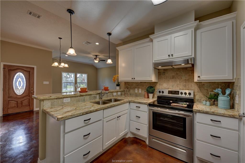 228 Apple Street - Photo 1