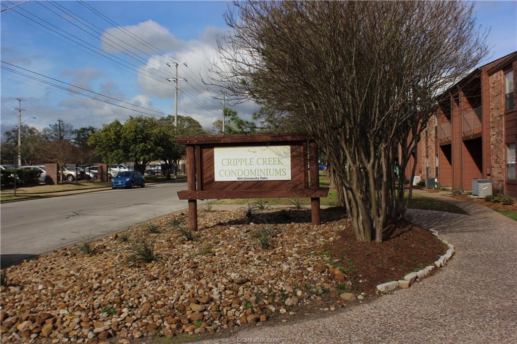 904 University Oaks Boulevard - Photo 1