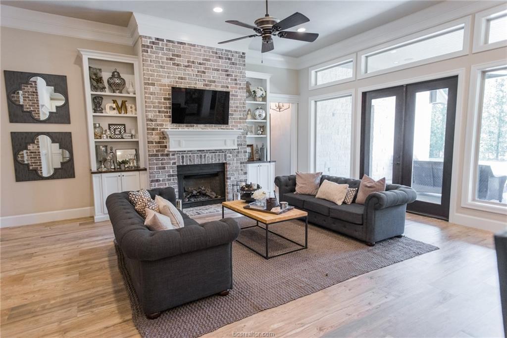 1415 Royal Adelade - Photo 1