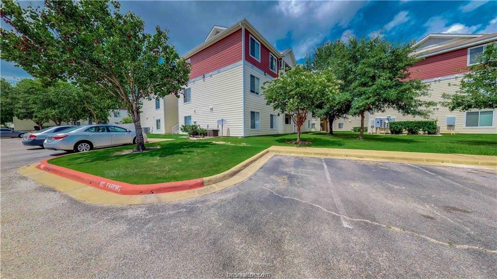 529 Southwest Parkway - Photo 1