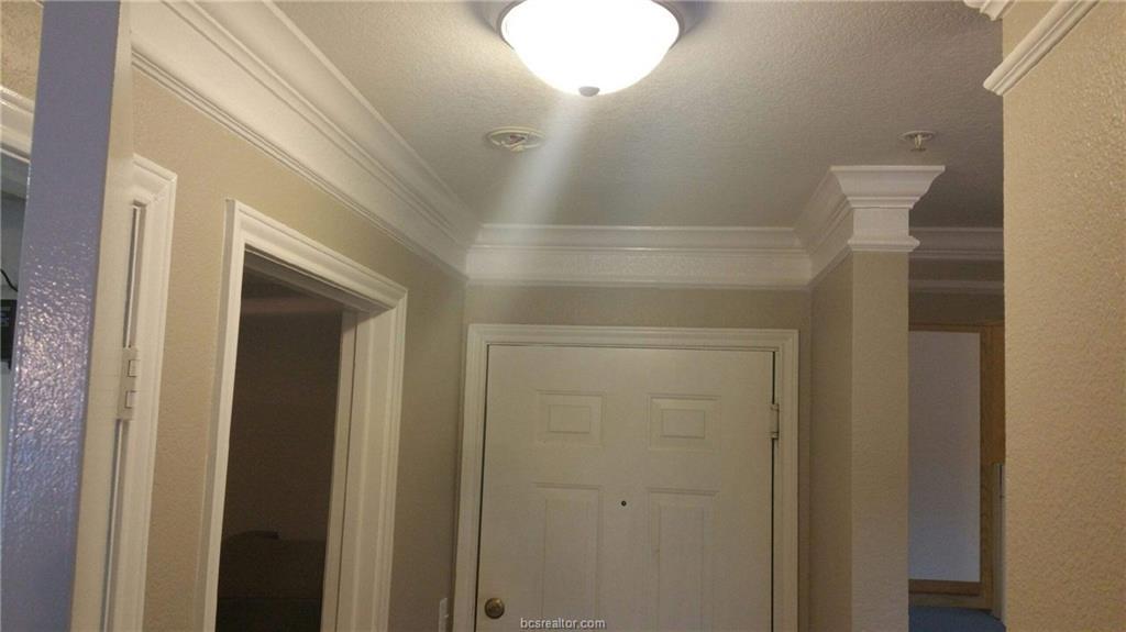 523 Southwest Parkway - Photo 1