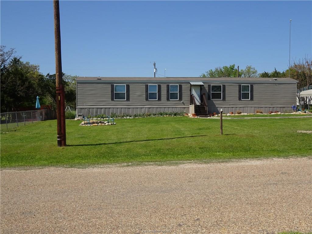 802 Lakeview Lane - Photo 1