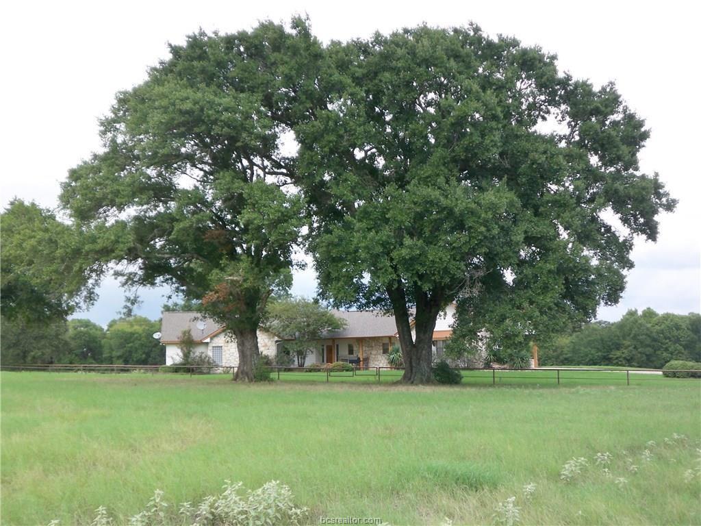 3005 Fm 979 - Photo 1