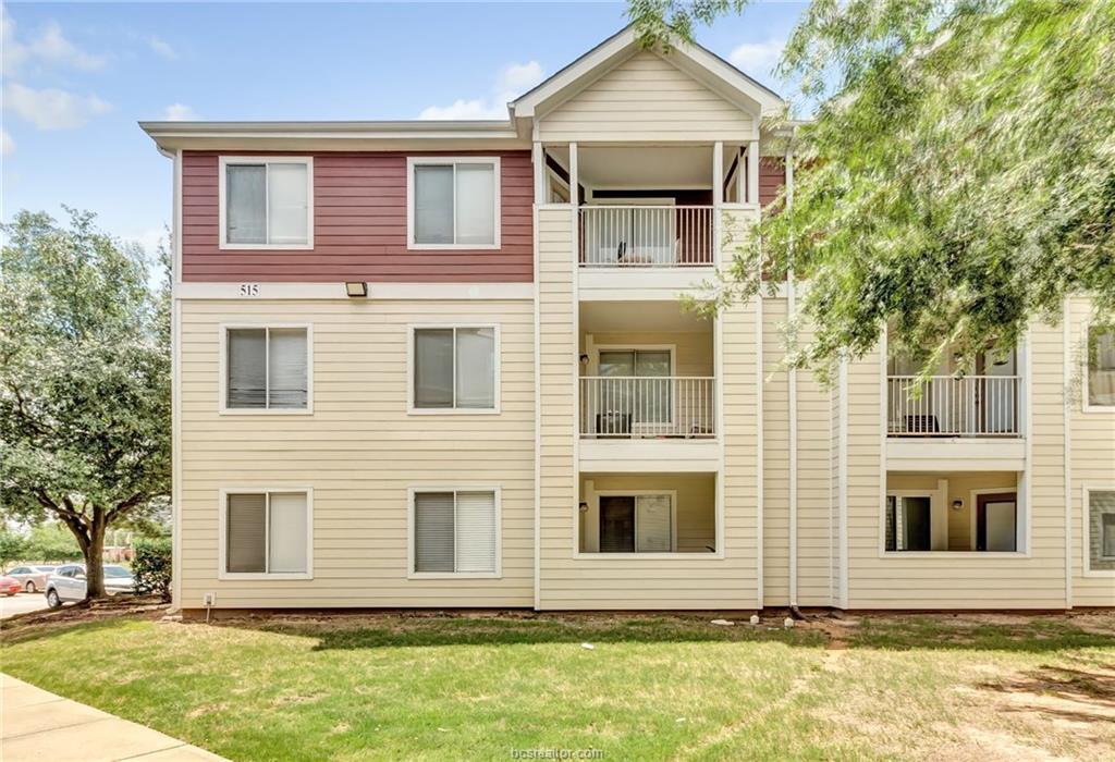 515 Southwest Parkway - Photo 1