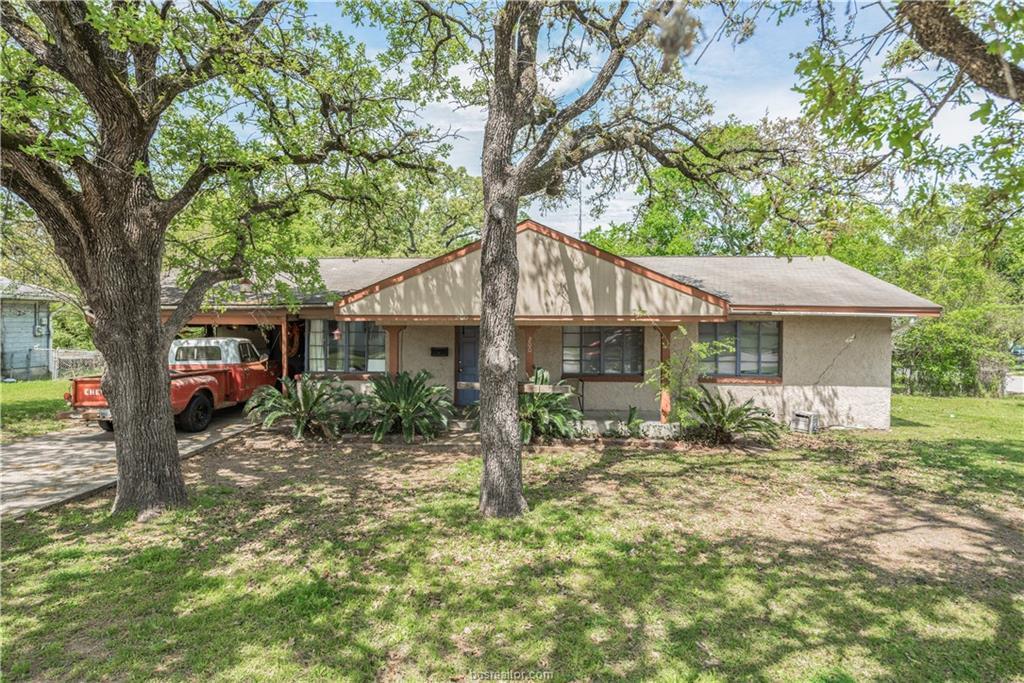 200 Fairway Drive - Photo 1