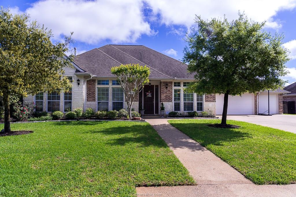 829 Pine Valley Drive - Photo 1