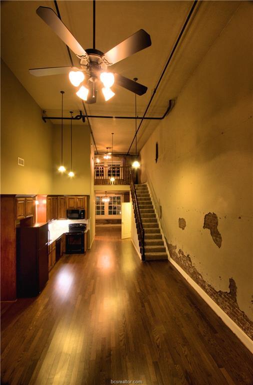 208 Bryan - Photo 1