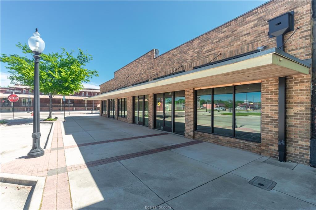 715 Main Street - Photo 1