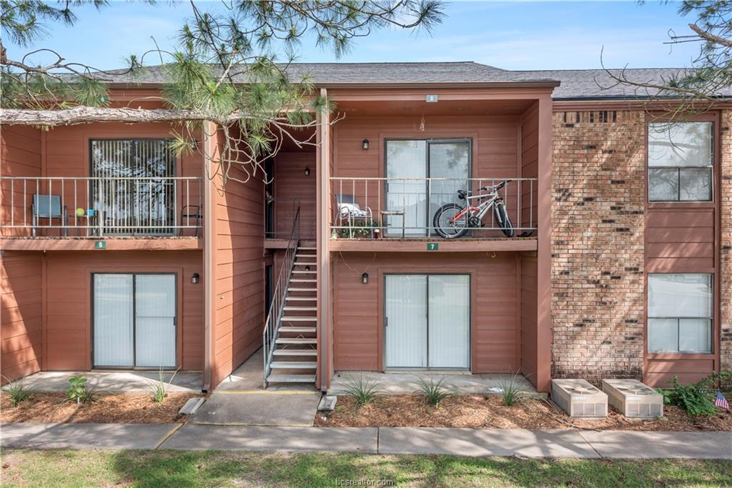 904 University Oaks Drive - Photo 1