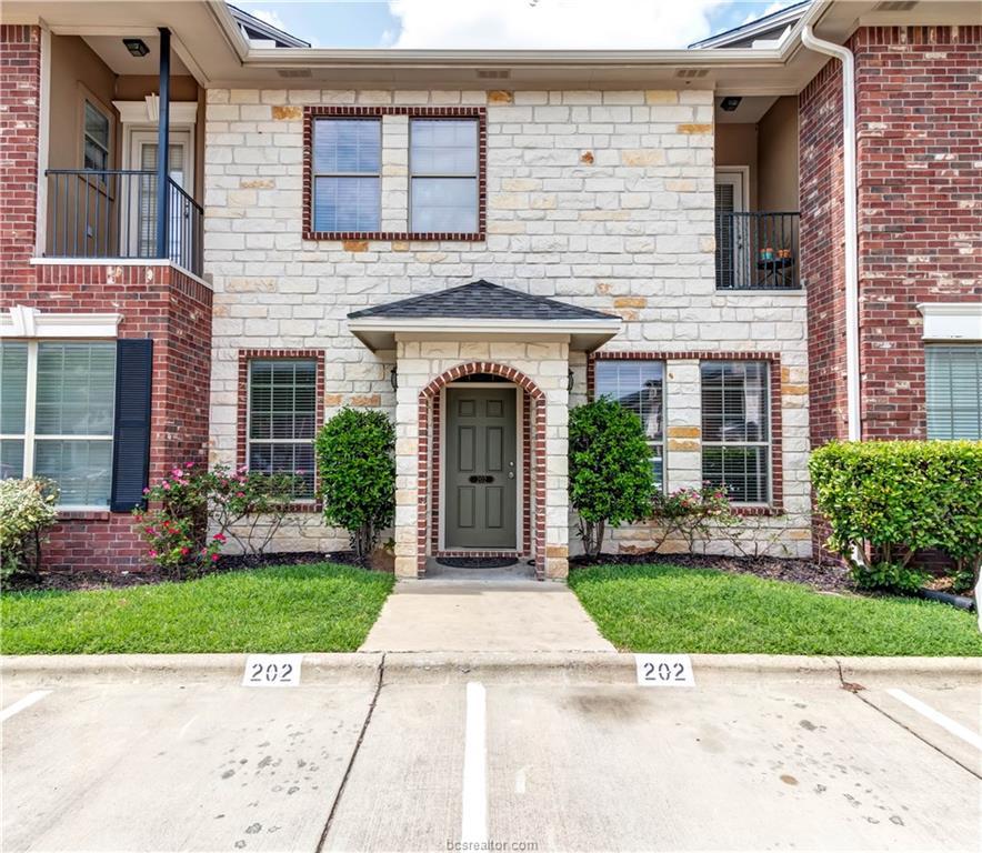 202 Forest Drive - Photo 1