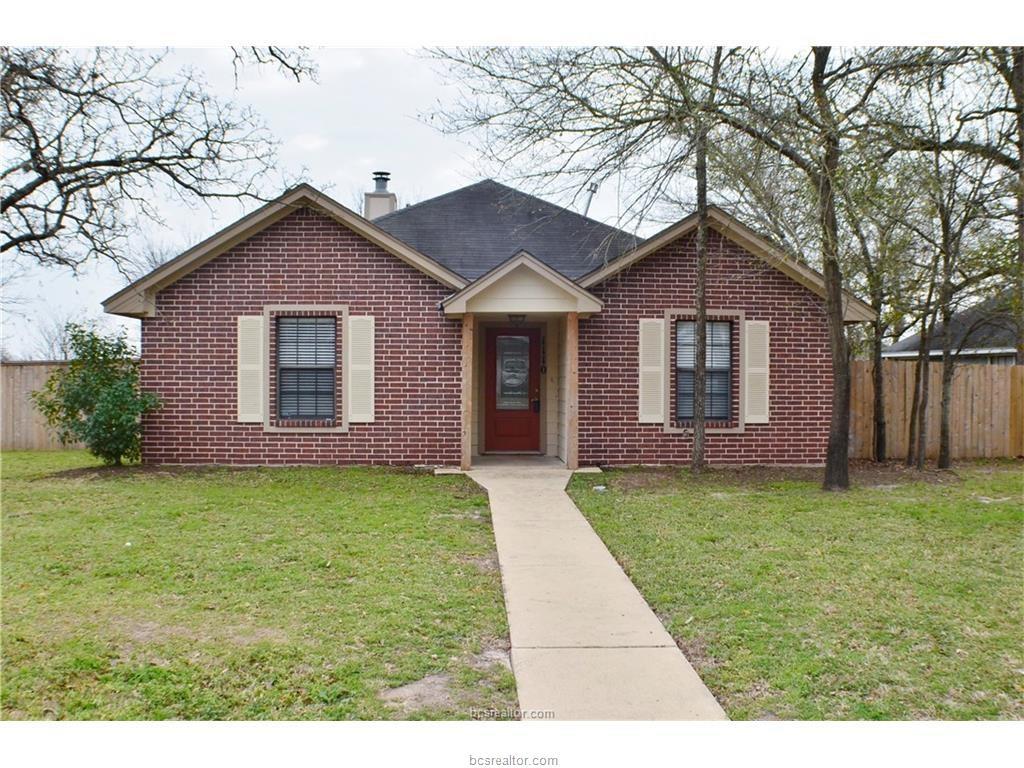 1110 Bayou Woods Drive - Photo 1