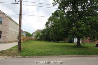 402 Thompson Street - Photo 1