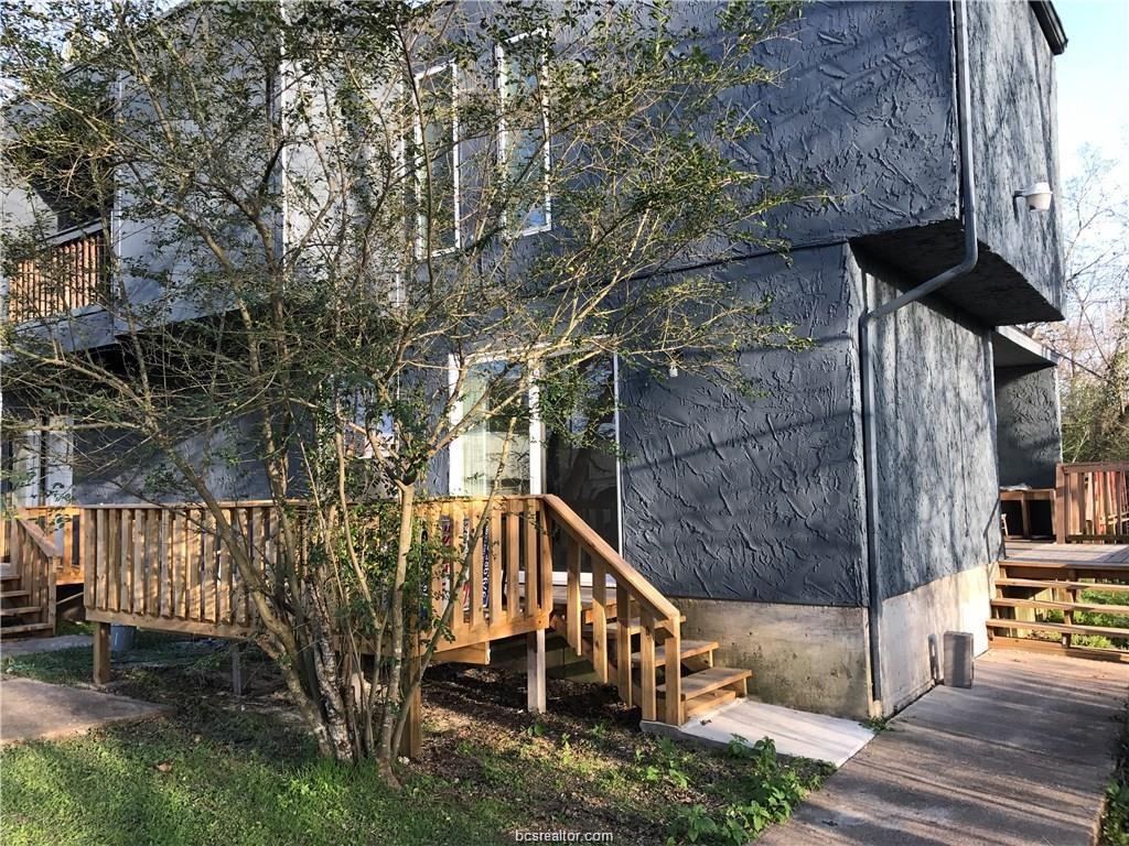 1810 Potomac Place - Photo 1