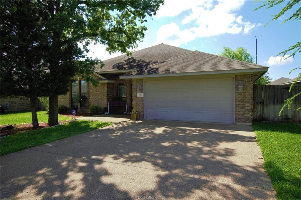 1109 Petersburg Court - Photo 1