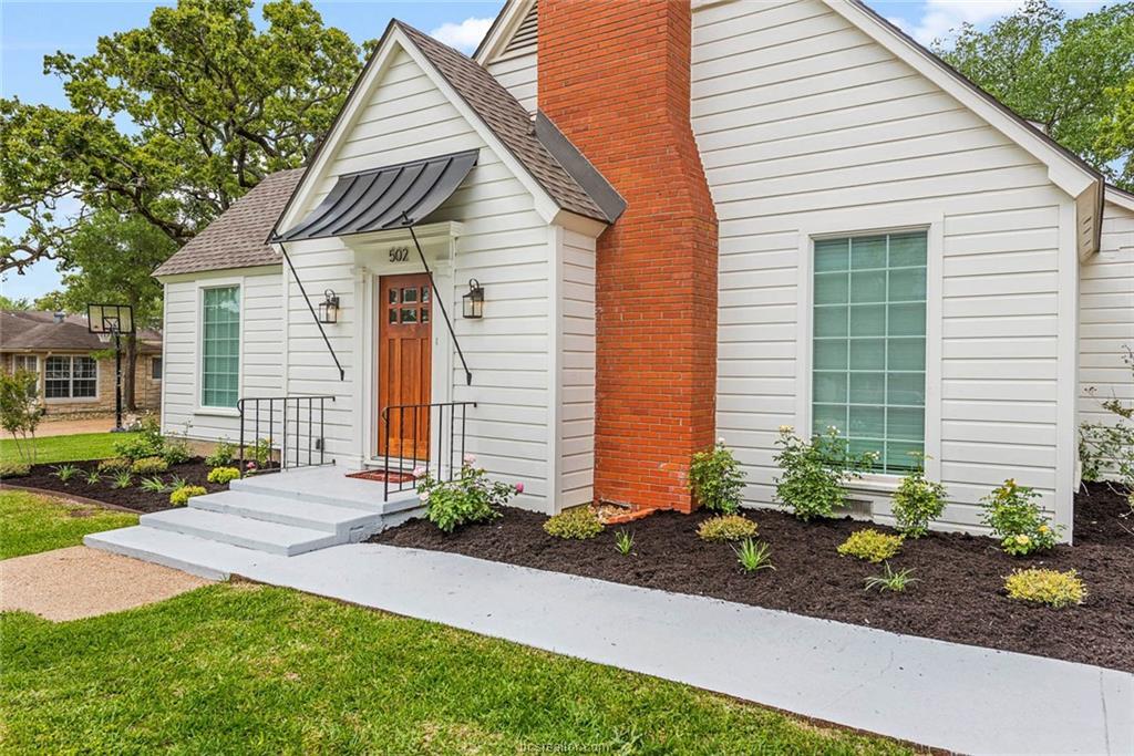 502 Brookside Drive - Photo 1