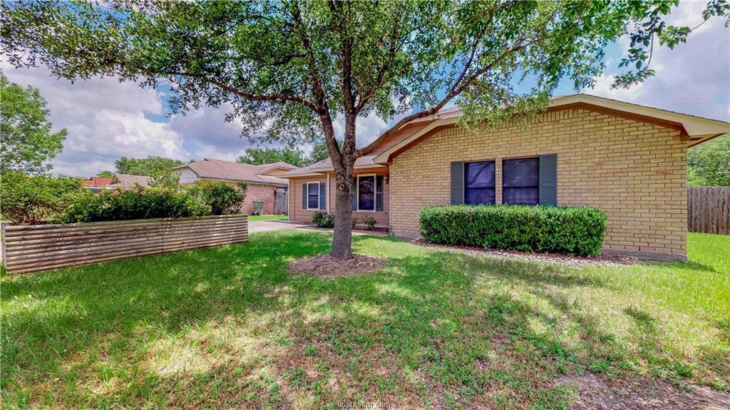 4018 Kenwood Drive - Photo 1