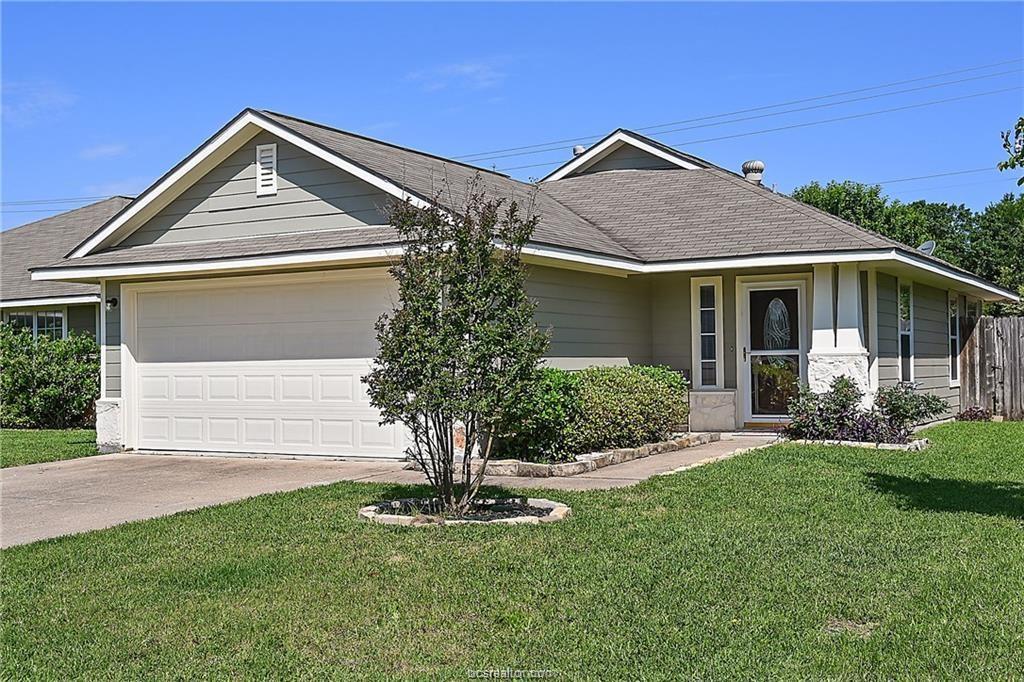 1015 Fallbrook - Photo 1