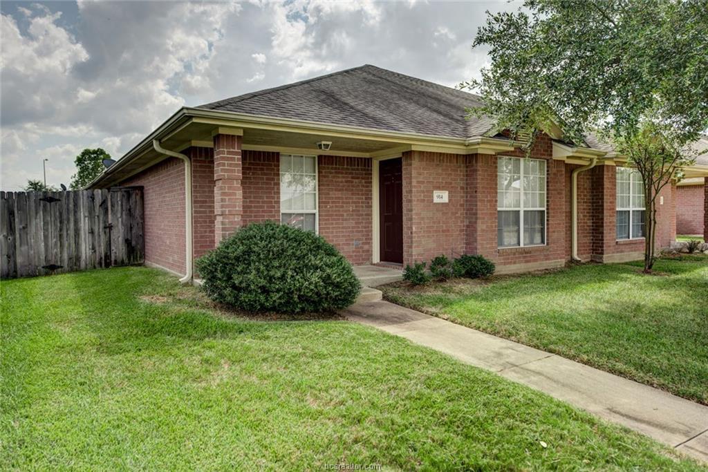 914 Willow Pond Street - Photo 1