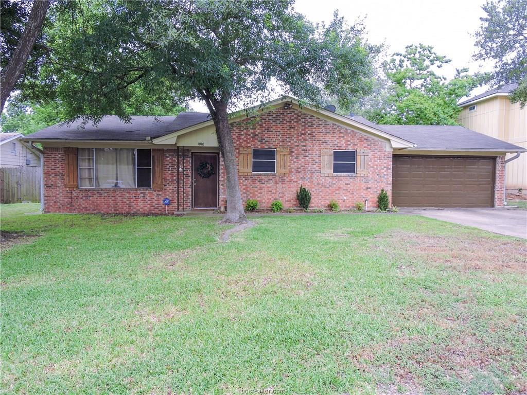 1010 Hereford Street - Photo 1