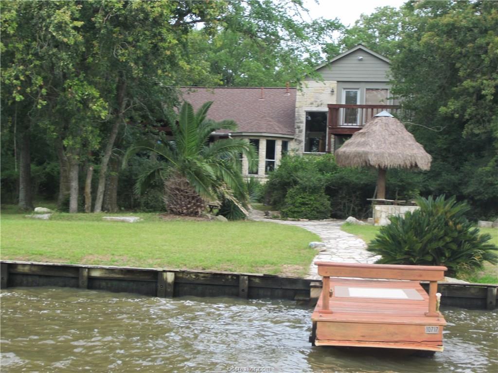 11498 Lakeshore Drive - Photo 1