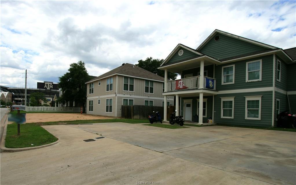 207 Montclair - Photo 1