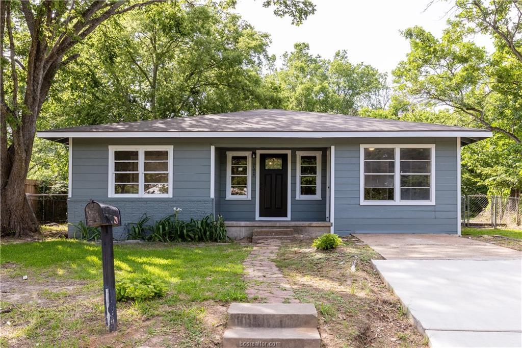 2604 Southside Drive - Photo 1