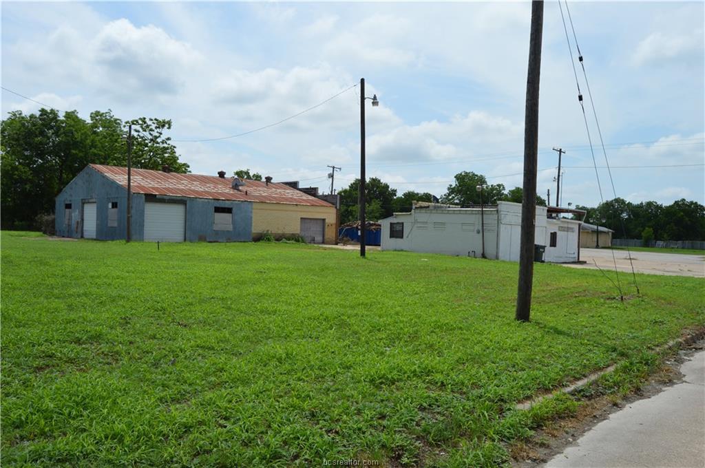 809 Live Oak Street - Photo 1