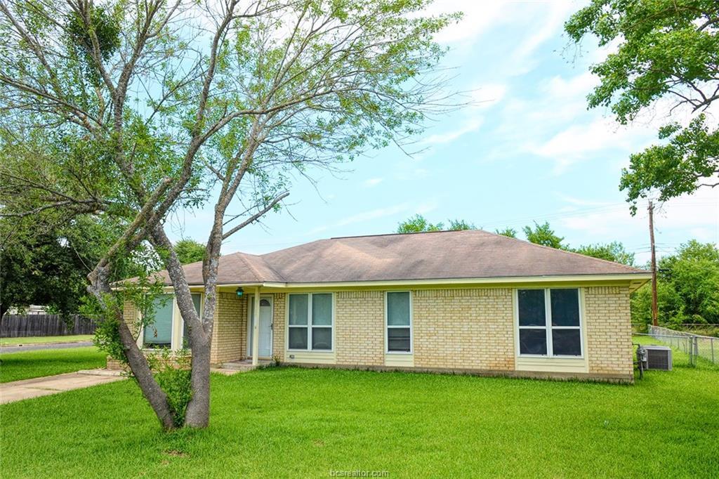 3110 Bonham - Photo 1